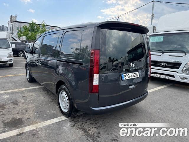 Hyundai Staria 2022 — ფოტო 14/19