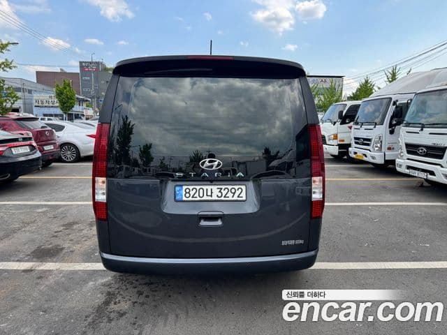 Hyundai Staria 2022 — ფოტო 11/19