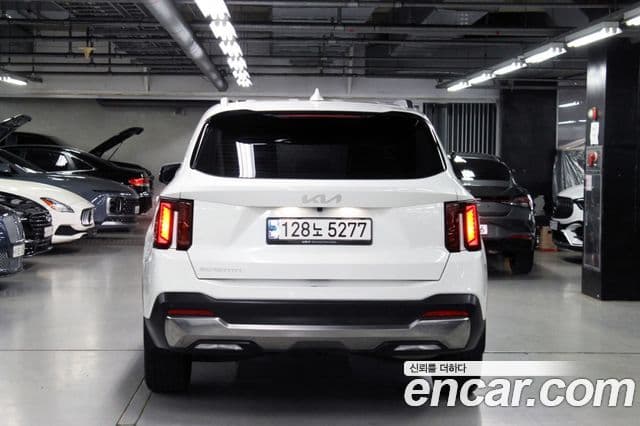 Kia Sorento 2023 — ფოტო 4/20