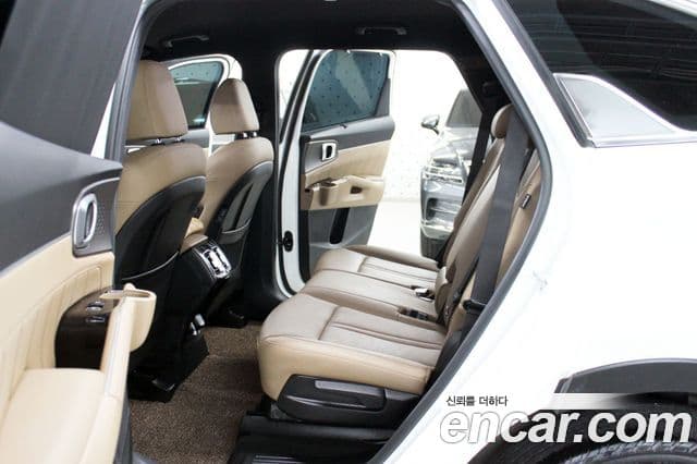 Kia Sorento 2023 — Şəkil 14/20