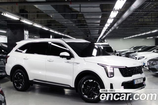 Kia Sorento 2023 — Şəkil 17/20