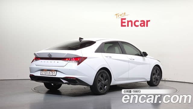 Hyundai Avante 2022 — Фото 1/20