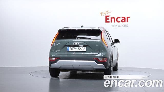 Kia Niro 2022 — фото 4 из 20