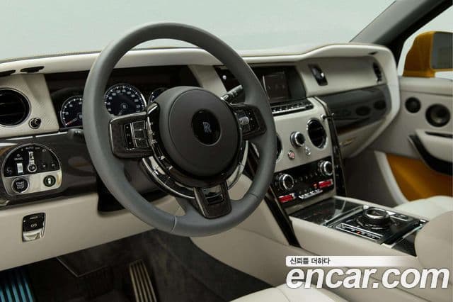 Rolls-Royce Cullinan 2024 — ფოტო 8/19