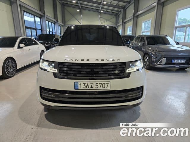 Land Rover Range Rover 2024 — ფოტო 2/20