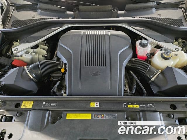 Land Rover Range Rover 2024 — ფოტო 16/20