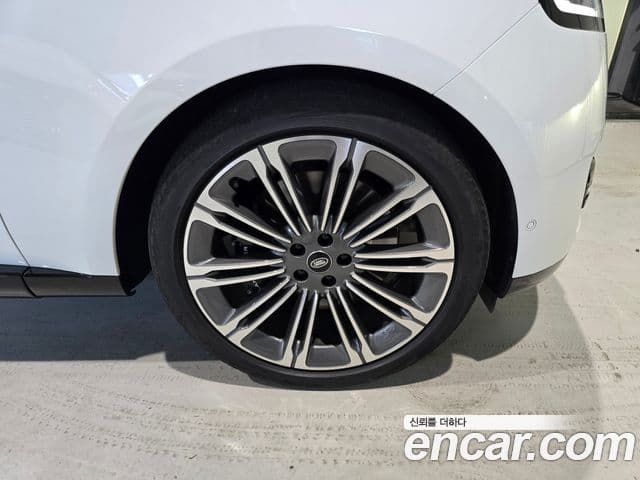 Land Rover Range Rover 2024 — ფოტო 17/20