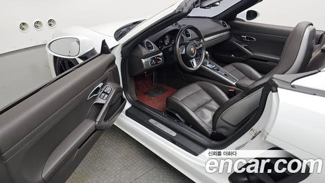 Porsche 718 Boxster 2018 — ფოტო 10/20