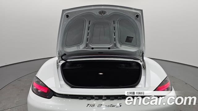 Porsche 718 Boxster 2018 — Photo 21/31