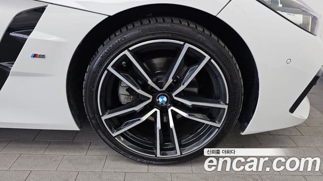 BMW Z4 2019 — Şəkil 30/32