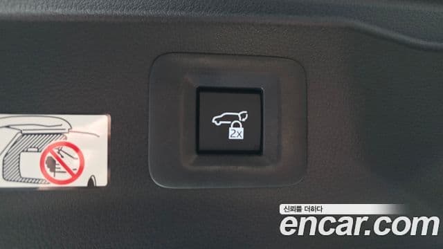 Toyota Alphard 2025 — Photo 19/38