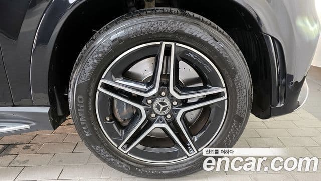 Mercedes-Benz GLE-Class 2020 — Photo 24/34