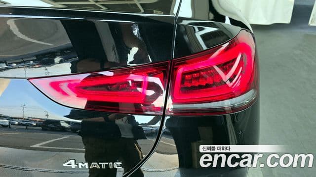 Mercedes-Benz GLE-Class 2020 — Photo 8/34