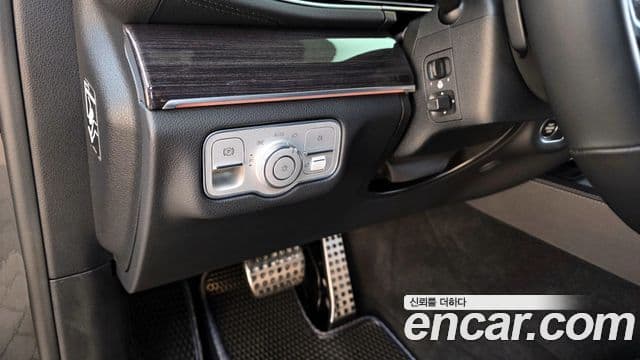Mercedes-Benz GLE-Class 2020 — Photo 33/34