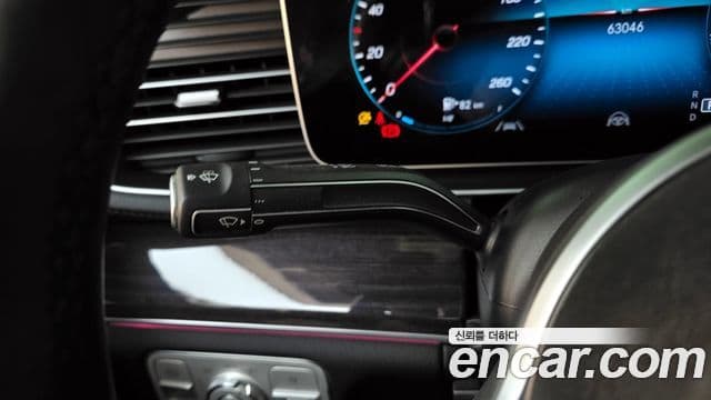 Mercedes-Benz GLE-Class 2020 — Photo 2/34