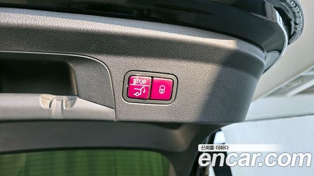Mercedes-Benz GLE-Class 2020 — Photo 4/34