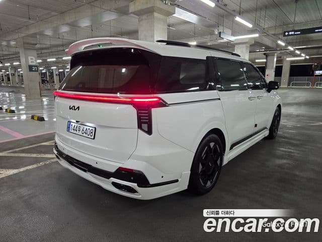 Kia Carnival 2023 — Şəkil 8/16