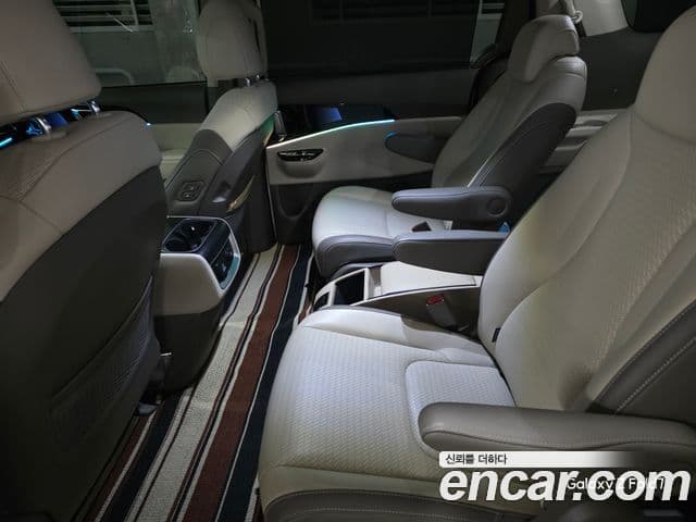 Kia Carnival 2023 — Şəkil 10/16