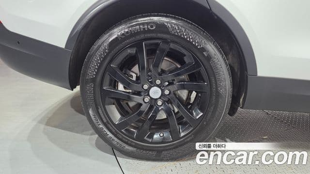 Land Rover Discovery 5 2019 — Şəkil 5/20