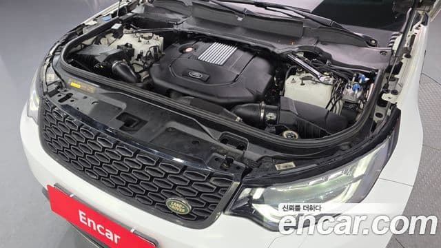Land Rover Discovery 5 2019 — Şəkil 6/20