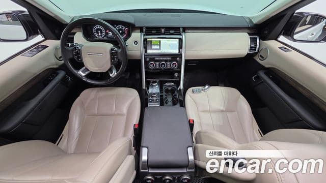 Land Rover Discovery 5 2019 — Şəkil 7/20
