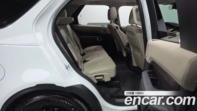 Land Rover Discovery 5 2019 — Şəkil 11/20