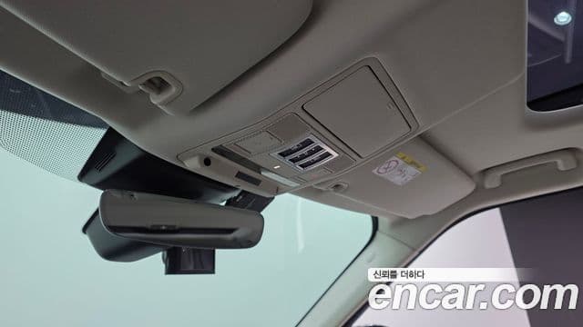 Land Rover Discovery 5 2019 — Photo 17/35