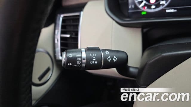 Land Rover Discovery 5 2019 — Photo 10/35