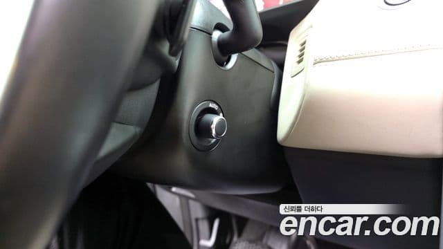 Land Rover Discovery 5 2019 — Photo 22/35
