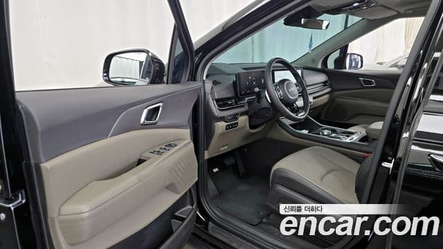 Kia Carnival 2024 — фото 10 из 20