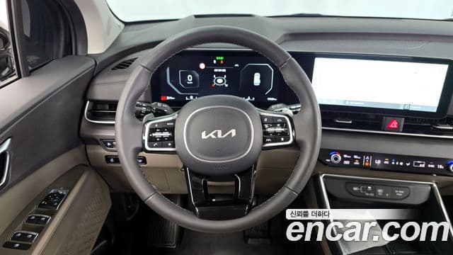 Kia Carnival 2024 — фото 12 из 20