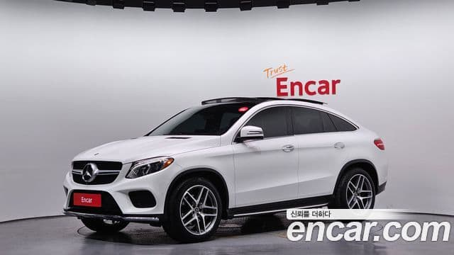 Mercedes-Benz GLE-Class 2018 — ფოტო 13/20