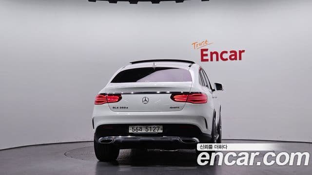 Mercedes-Benz GLE-Class 2018 — ფოტო 18/20