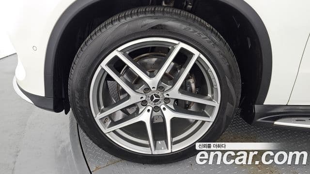 Mercedes-Benz GLE-Class 2018 — ფოტო 11/20
