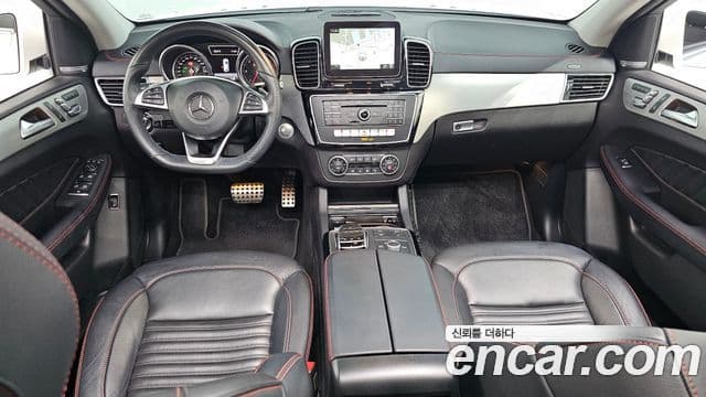 Mercedes-Benz GLE-Class 2018 — ფოტო 8/20