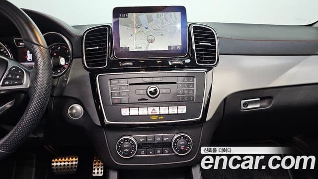 Mercedes-Benz GLE-Class 2018 — ფოტო 2/20