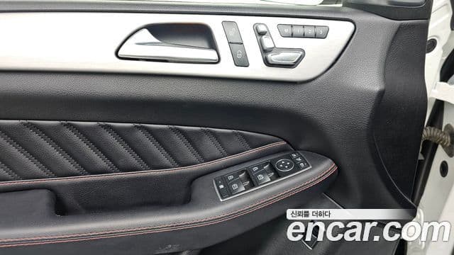 Mercedes-Benz GLE-Class 2018 — ფოტო 6/20