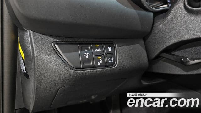 Genesis G70 2018 — ფოტო 14/20
