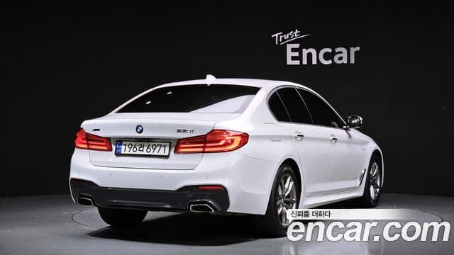 BMW 5 Series 2018 — ფოტო 2/20