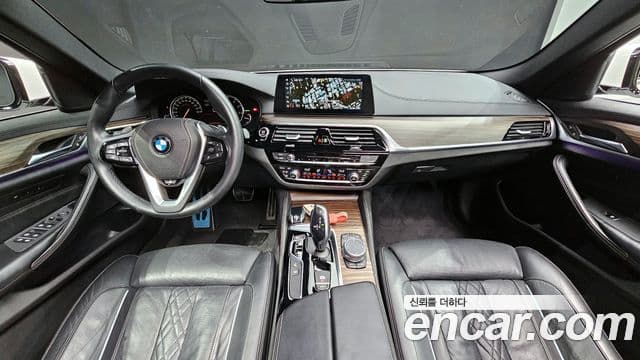 BMW 5 Series 2018 — ფოტო 7/20