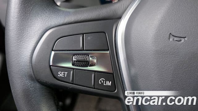 BMW 1 Series 2021 — Şəkil 19/20