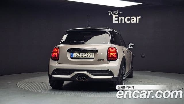 Mini Cooper S 2024 — Фото 4/20