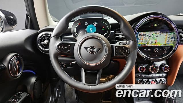 Mini Cooper S 2024 — Фото 12/20