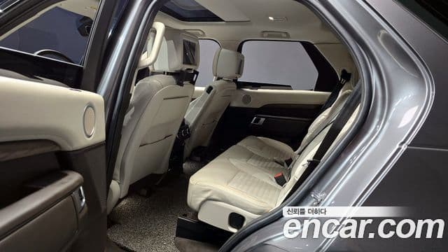 Land Rover Discovery 5 2018 — фото 12 из 20