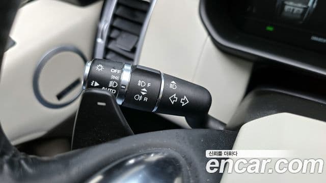 Land Rover Discovery 5 2018 — Şəkil 6/30