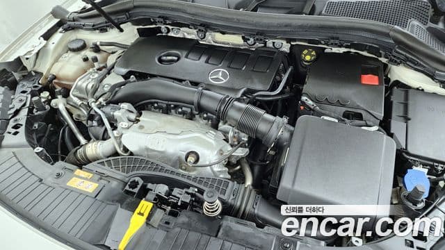 Mercedes-Benz GLA-Class 2022 — Şəkil 6/20