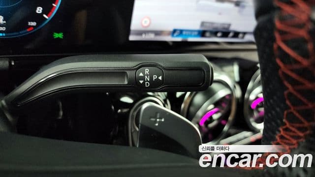 Mercedes-Benz GLA-Class 2022 — Şəkil 9/20