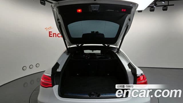 Mercedes-Benz GLC-Class 2019 — ფოტო 18/20