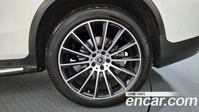 Mercedes-Benz GLC-Class 2019 — ფოტო 9/33