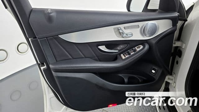 Mercedes-Benz GLC-Class 2019 — ფოტო 15/33